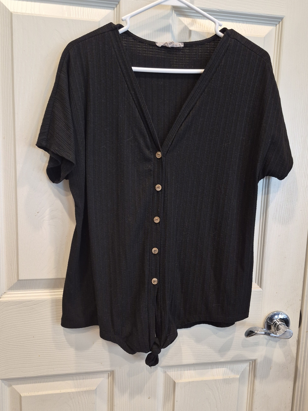 Women's Black Button-Front V-Neck Short Sleeve Top
